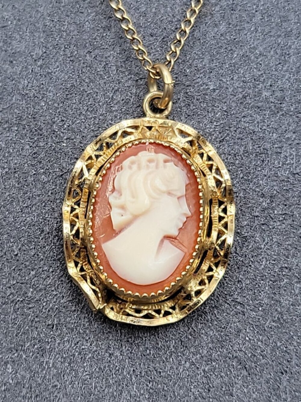 Vintage Van Dell 12kgf Cameo Pendant Necklace Ruffled Open Metalwork Frame 16" - Picture 9 of 13
